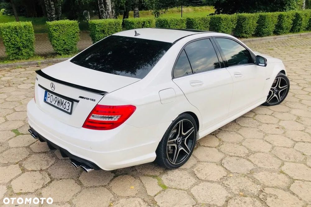 Mercedes-Benz Klasa C 63 AMG 7G-TRONIC - 17