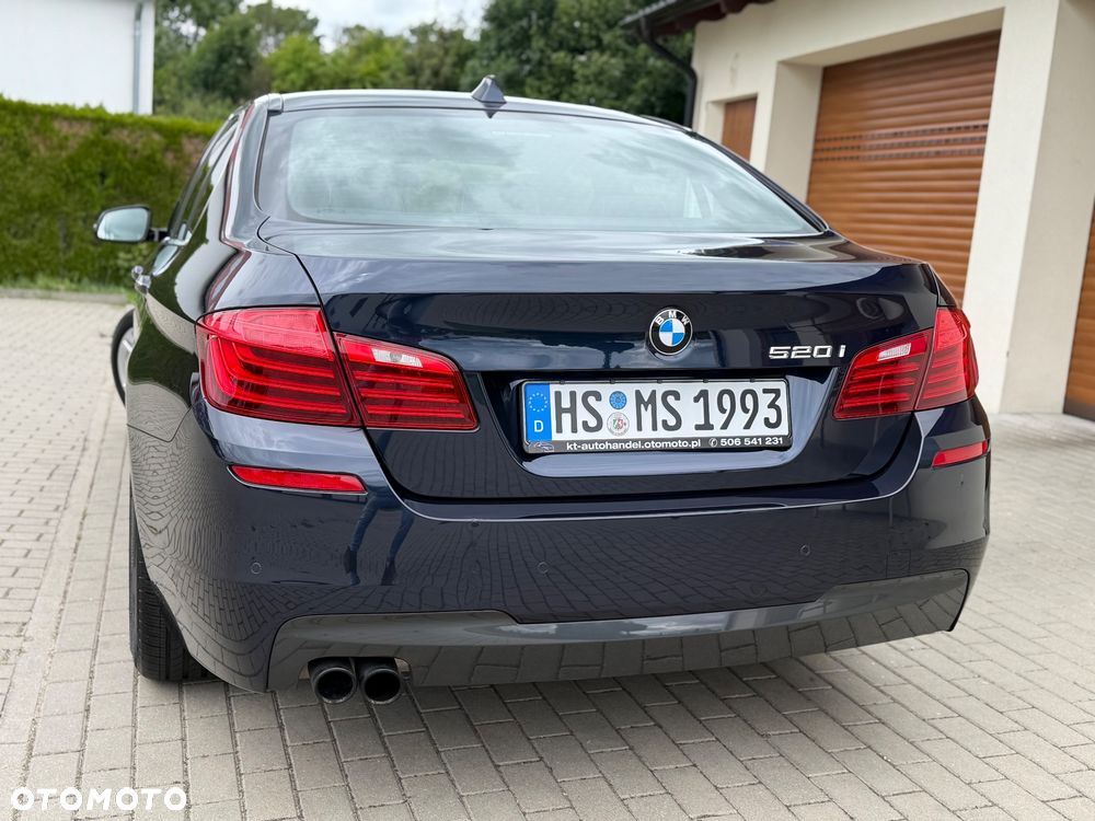 BMW Seria 5 520i Sport-Aut - 40