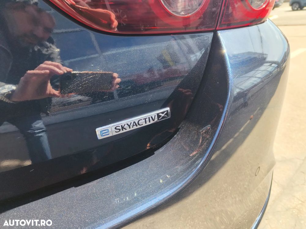 Mazda 3 e-SKYACTIV-X 186 M HYBRID Aut. TAKUMI - 23