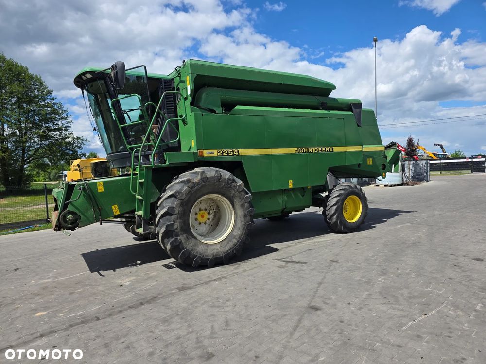 John Deere 2254 - 1