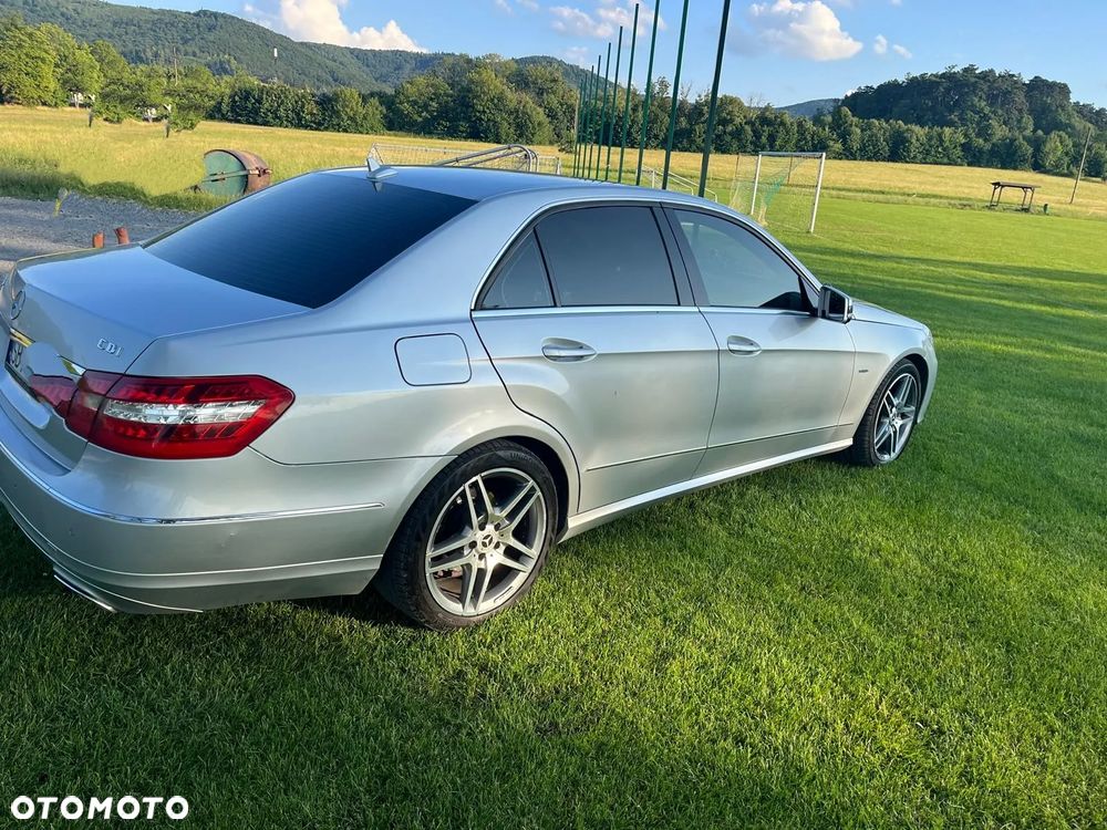Mercedes-Benz Klasa E 220 CDI BlueEff Avantgarde - 2