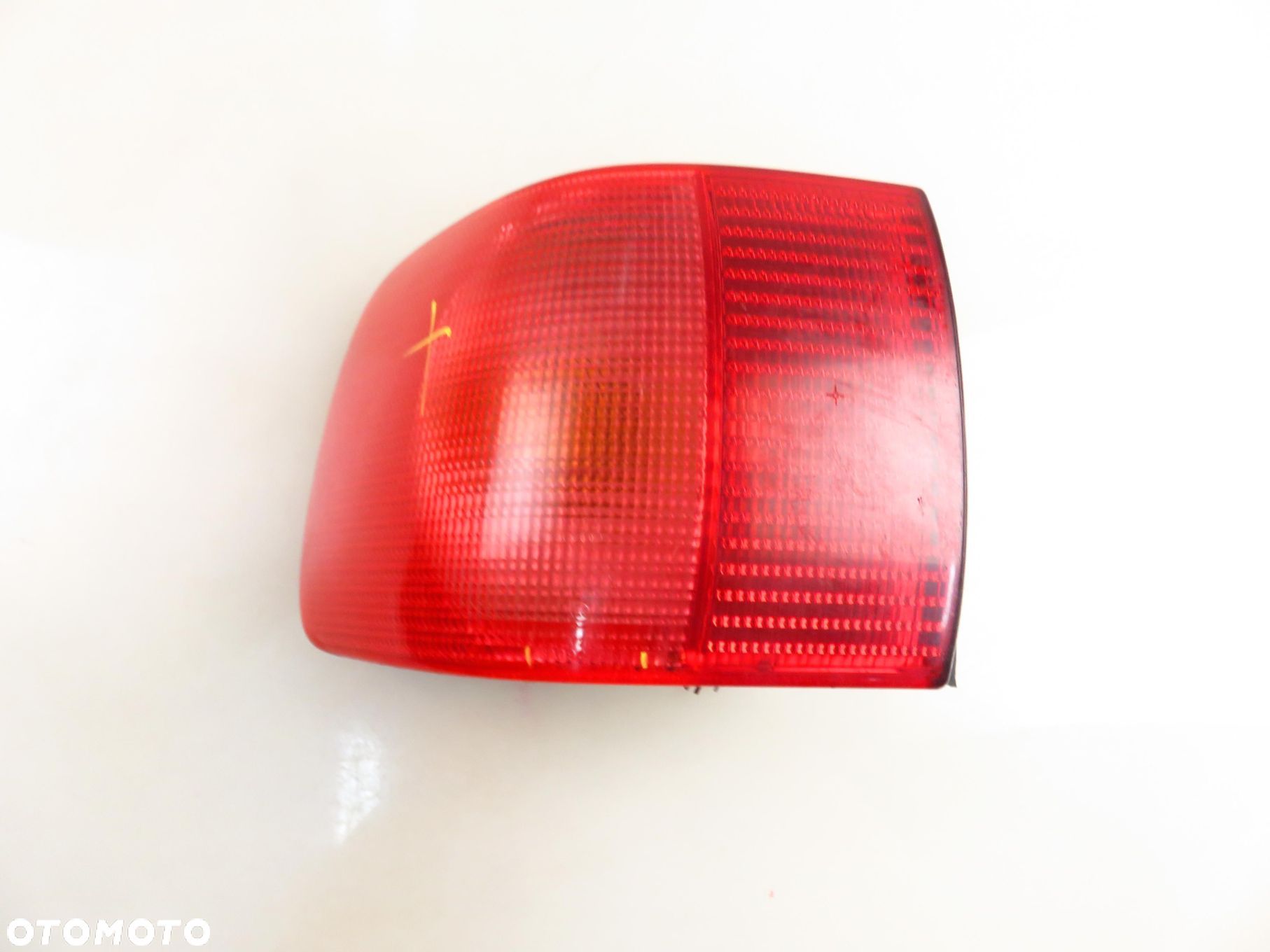 LAMPA LEWA TYLNA AUDI 80 B4 8A0945095D - 1