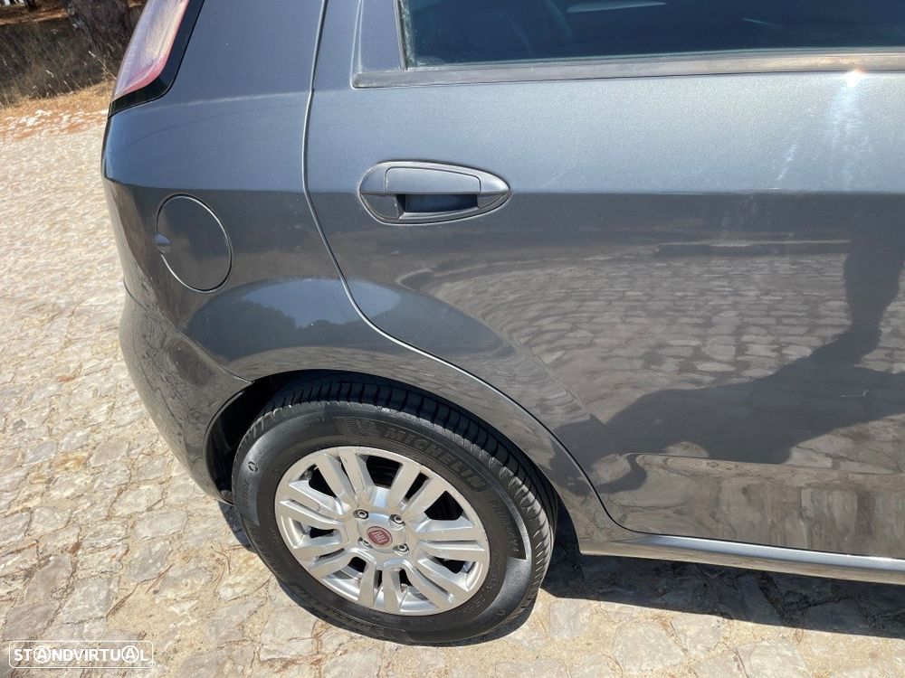 Fiat Punto 1.2 Lounge S&S - 19