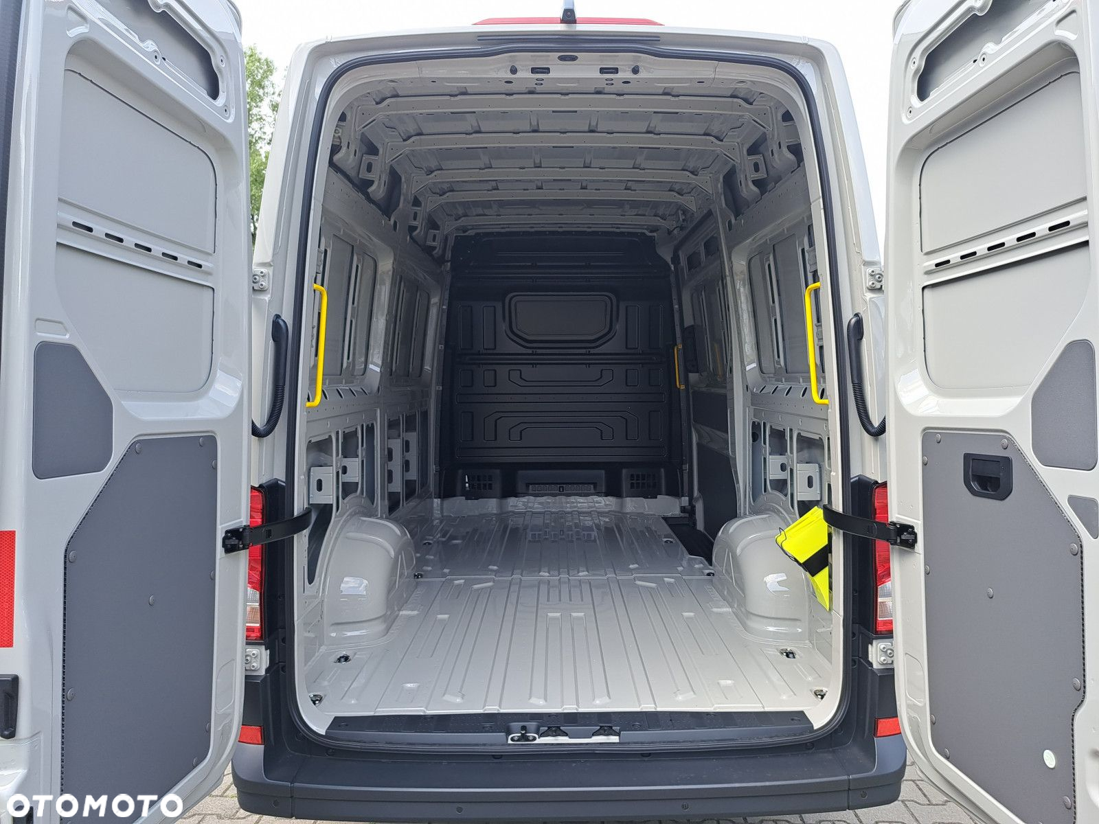 Volkswagen Crafter 2.0 TDI Automat - 9