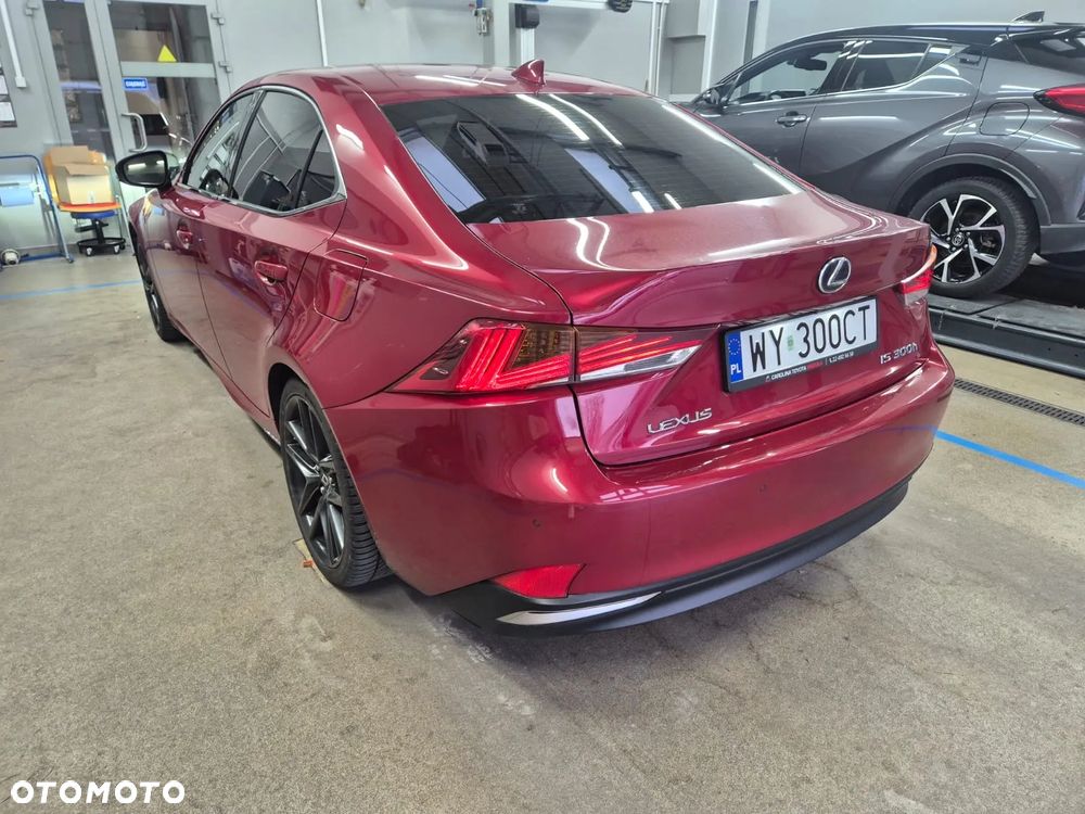 Lexus IS 300h F Sport EU6 - 8