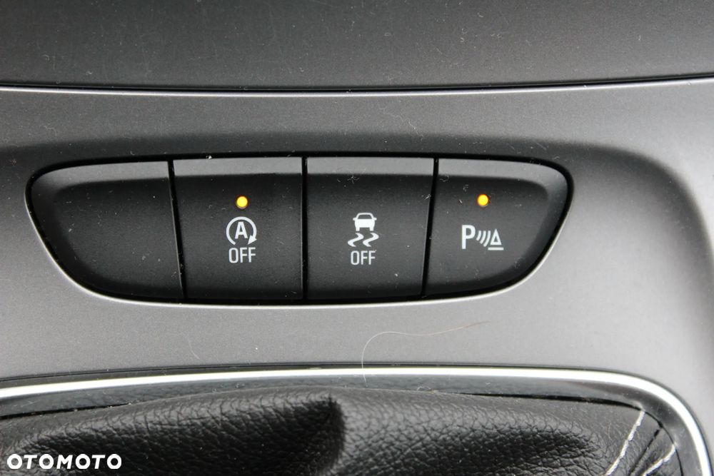 Opel Astra 1.6 D (CDTI) Dynamic - 32