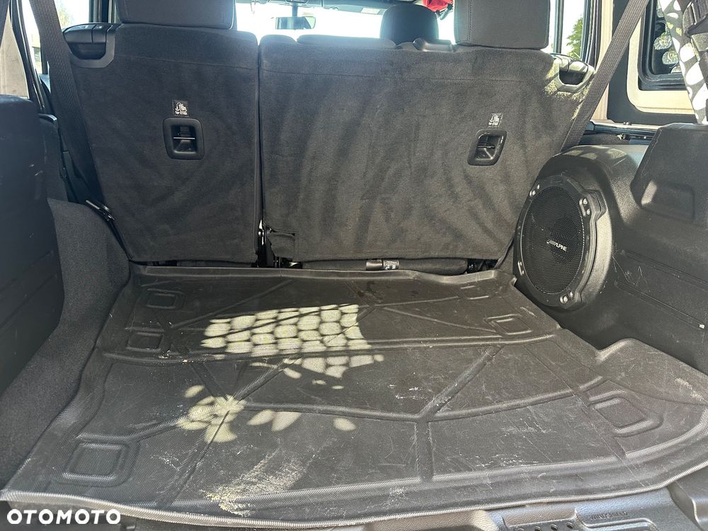 Jeep Wrangler Unlimited 2.2 CRD Sahara - 9