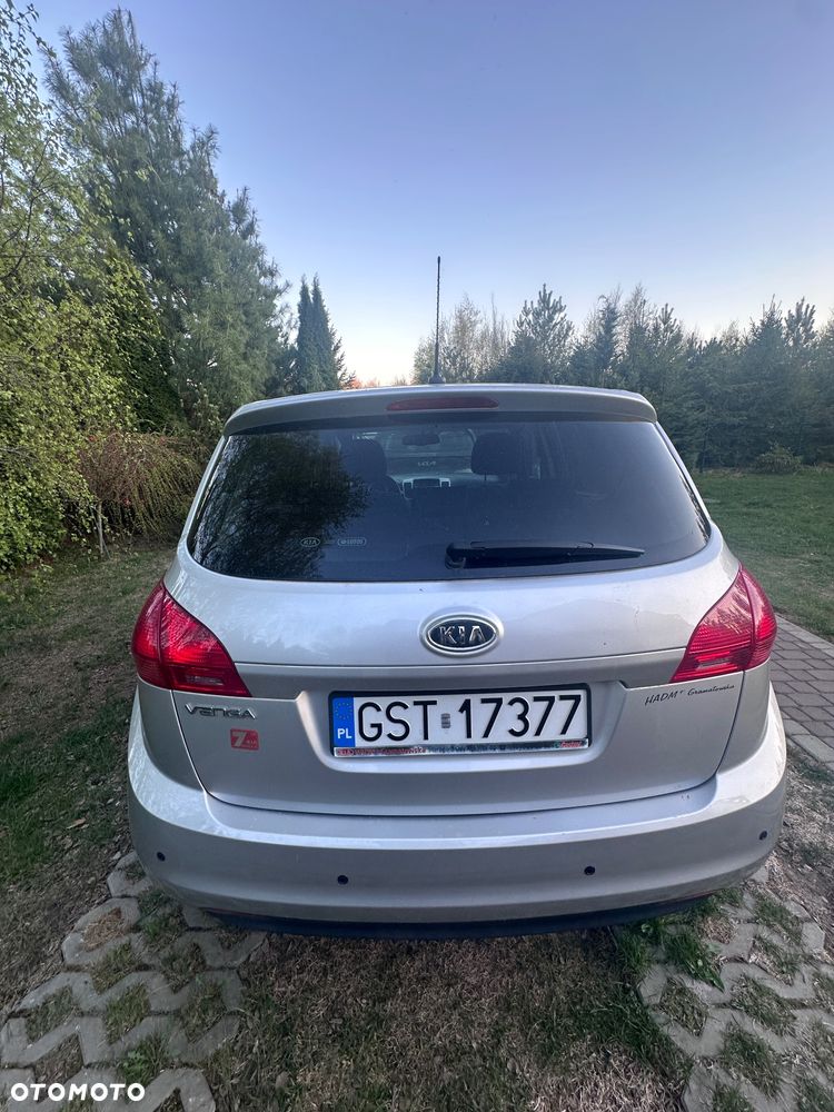 Kia Venga - 4