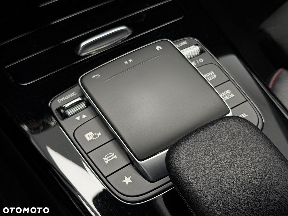 Mercedes-Benz CLA 250 E AMG Line 8G-DCT - 26