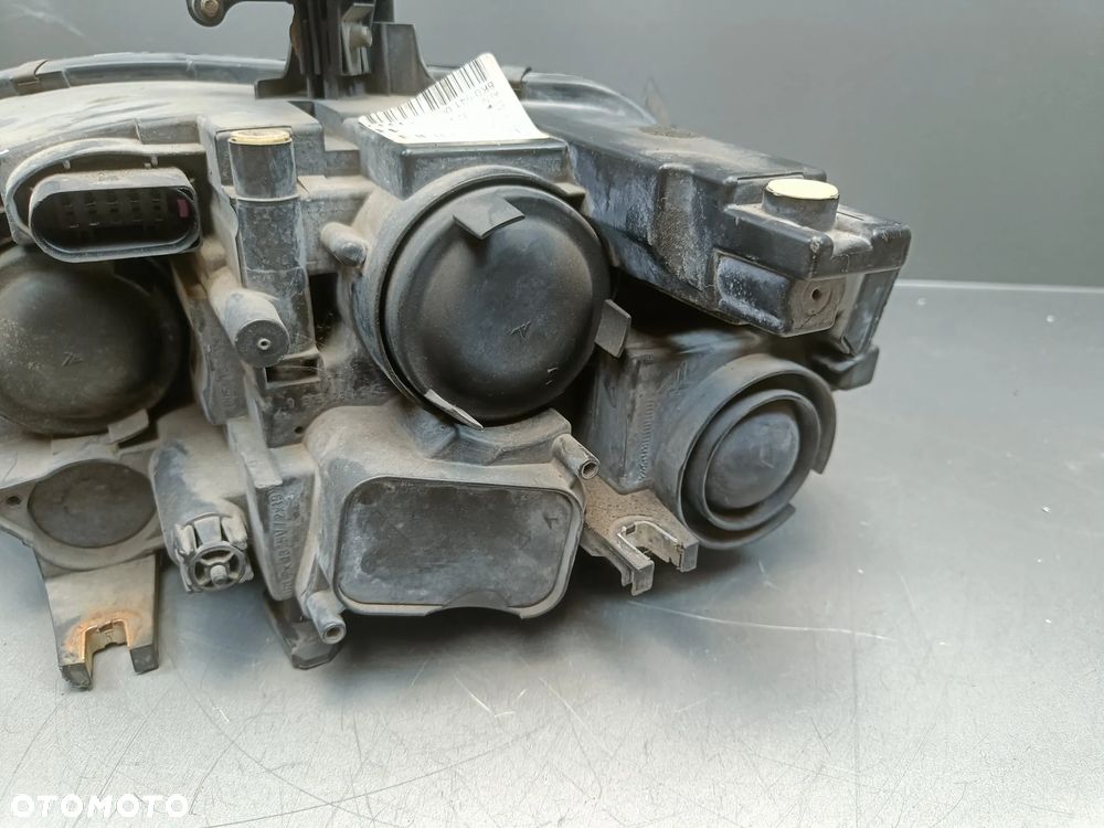 Lampa prawa przednia Audi A4 B8 prawy przód 8K0941004A - 14