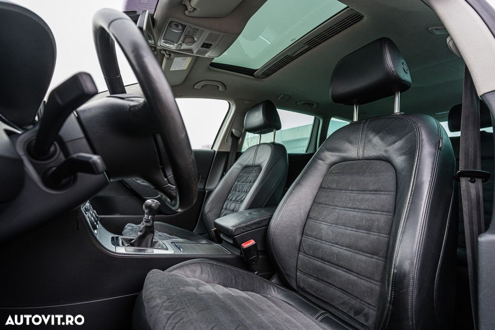 Volkswagen Passat Variant 2.0 TDI DPF Highline - 20