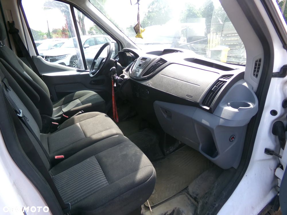 Ford Transit - 12