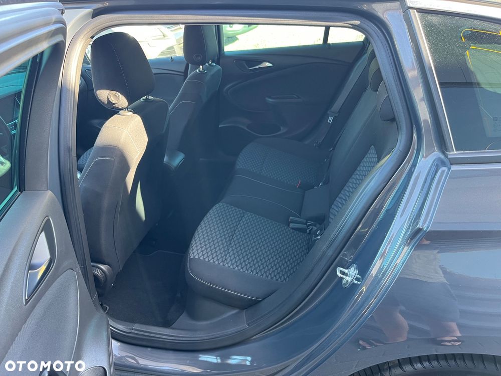 Opel Astra 1.4 T Enjoy S&S - 10