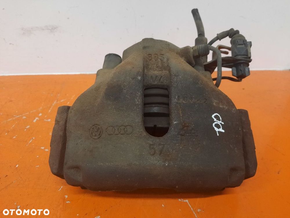 AUDI A4 B6 00-05 ZACISK HAMULCOWY PRZÓD PRAWY 885 ALT