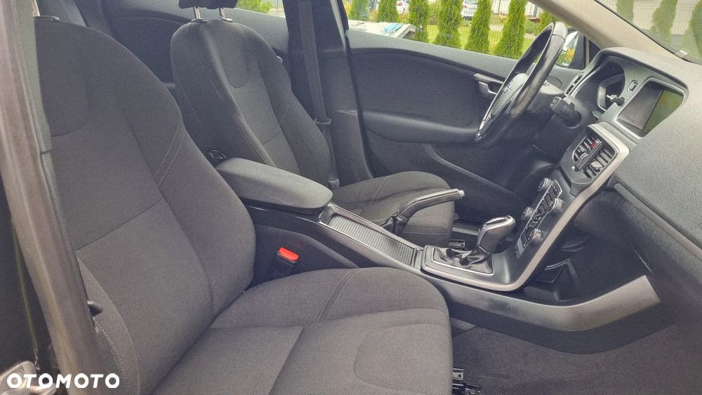 Volvo V40 D3 Geartronic Momentum - 22