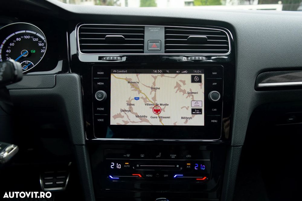 Volkswagen Golf - 12