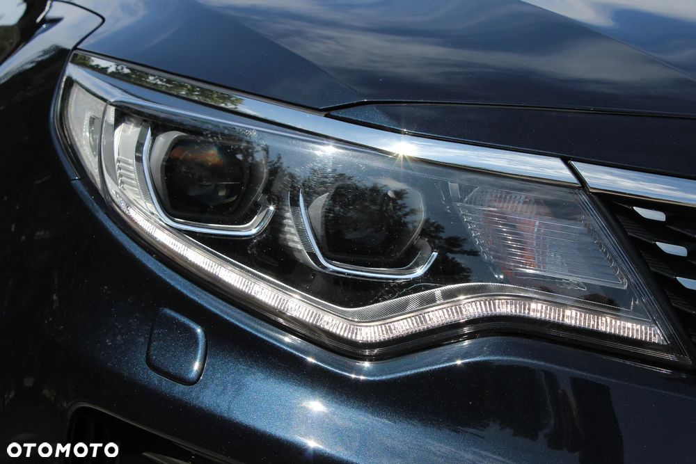 Kia Optima 2.0 L - 11