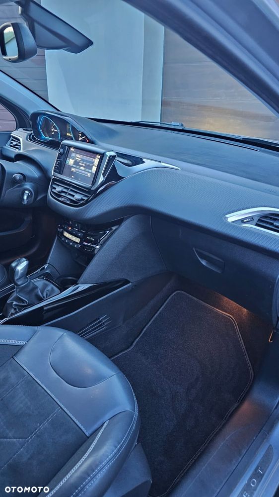 Peugeot 2008 1.2 Pure Tech GPF Crossway S&S - 12