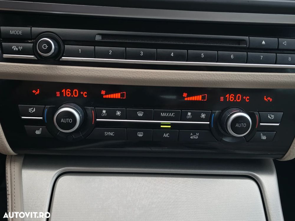 BMW Seria 5 525d xDrive Sport-Aut. Luxury Line - 15