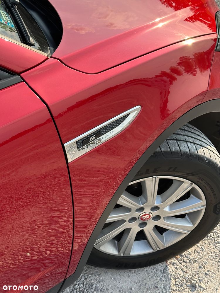 Jaguar E-Pace 2.0 P200 mHEV AWD S - 10