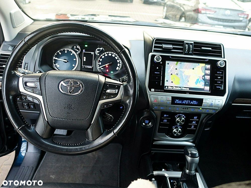 Toyota Land Cruiser LC 2.8 D-4D Invincible - 24