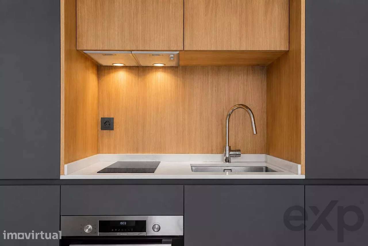 Apartamento T0 * Terraço * Lugar de Estacionamento * Equipado e Mobila - Grande imagem: 4/16
