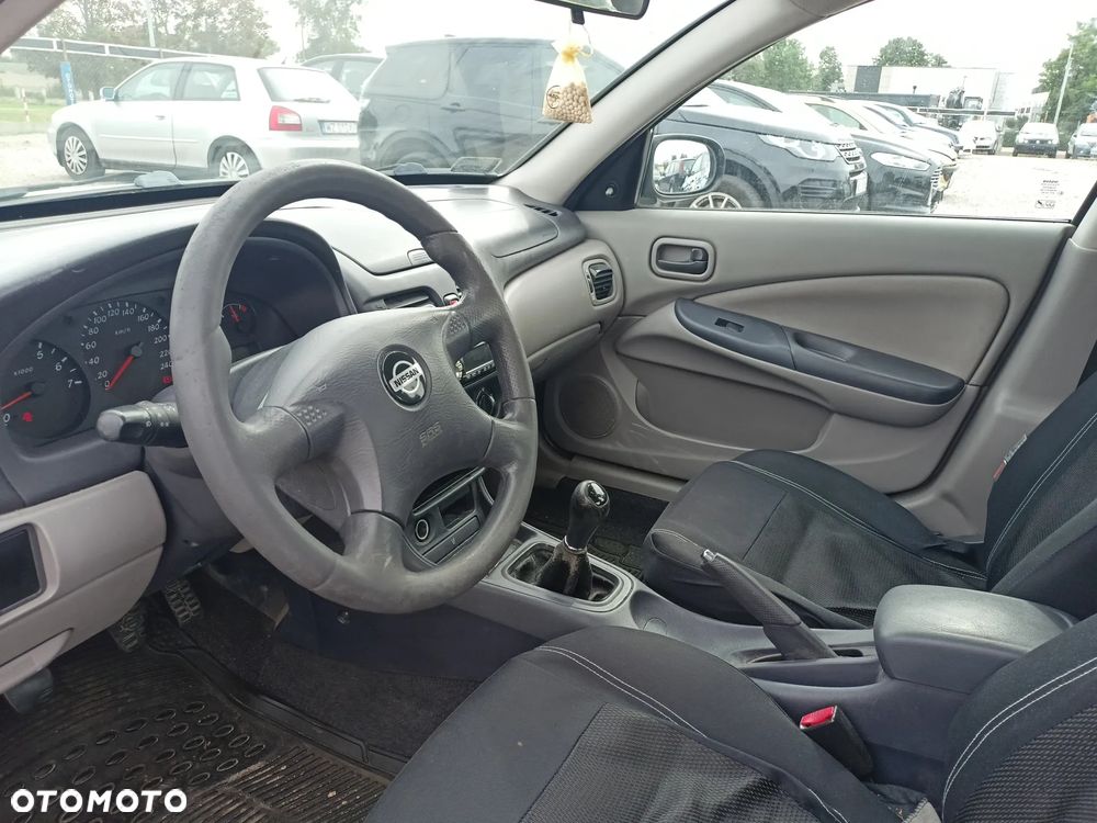Nissan Almera - 7