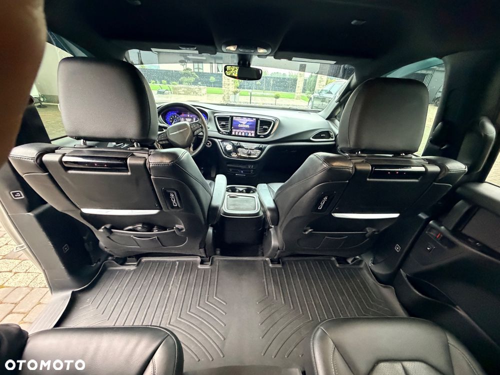 Chrysler Pacifica - 25