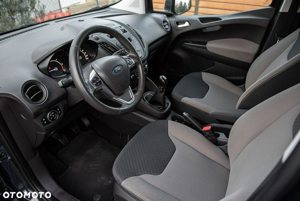 Ford Tourneo Courier - 15