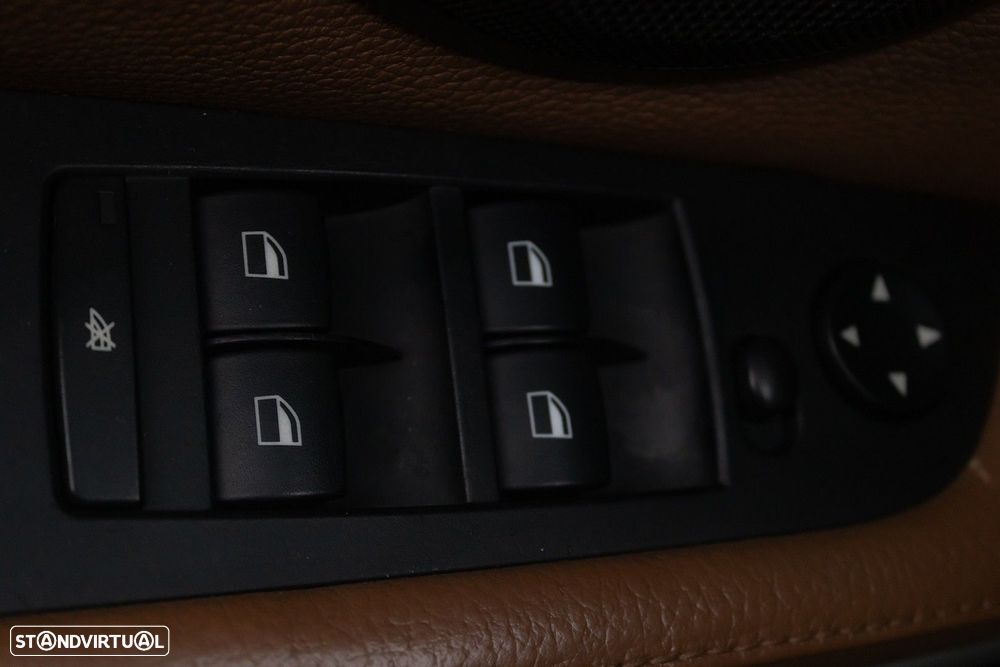 BMW 318 d Touring - 17