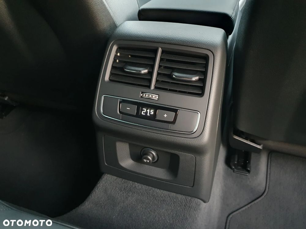 Audi A4 Avant 40 TDI quattro S tronic S line - 28