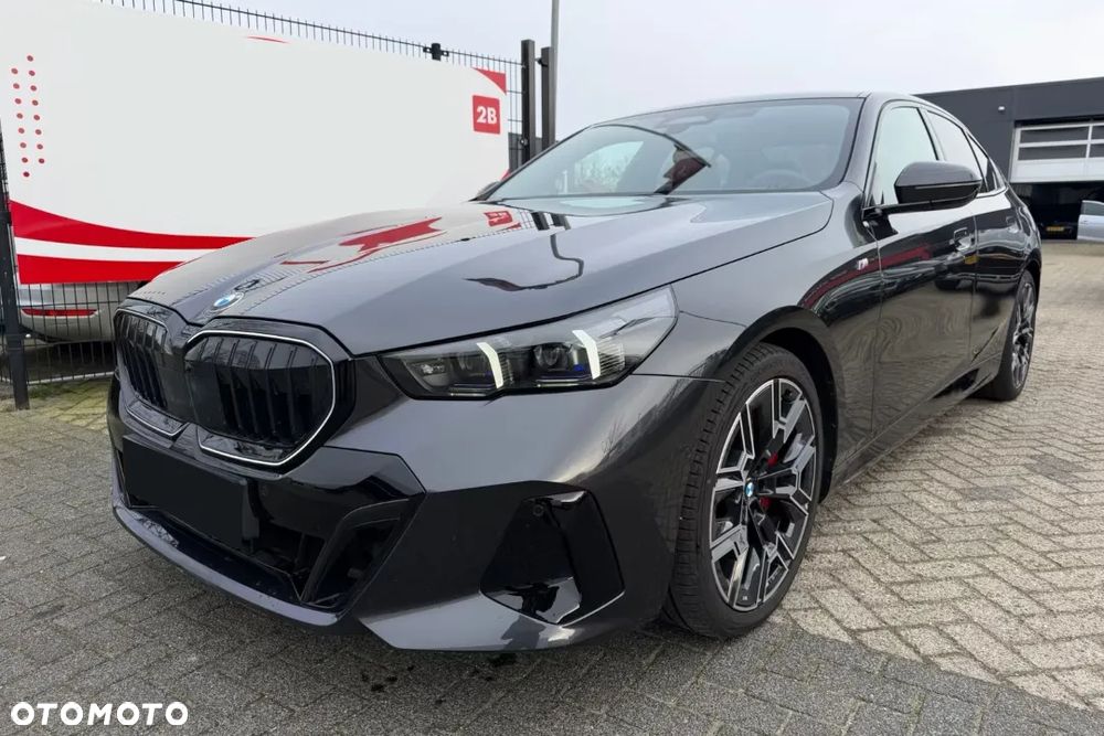BMW Seria 5 520d xDrive mHEV M Sport - 4