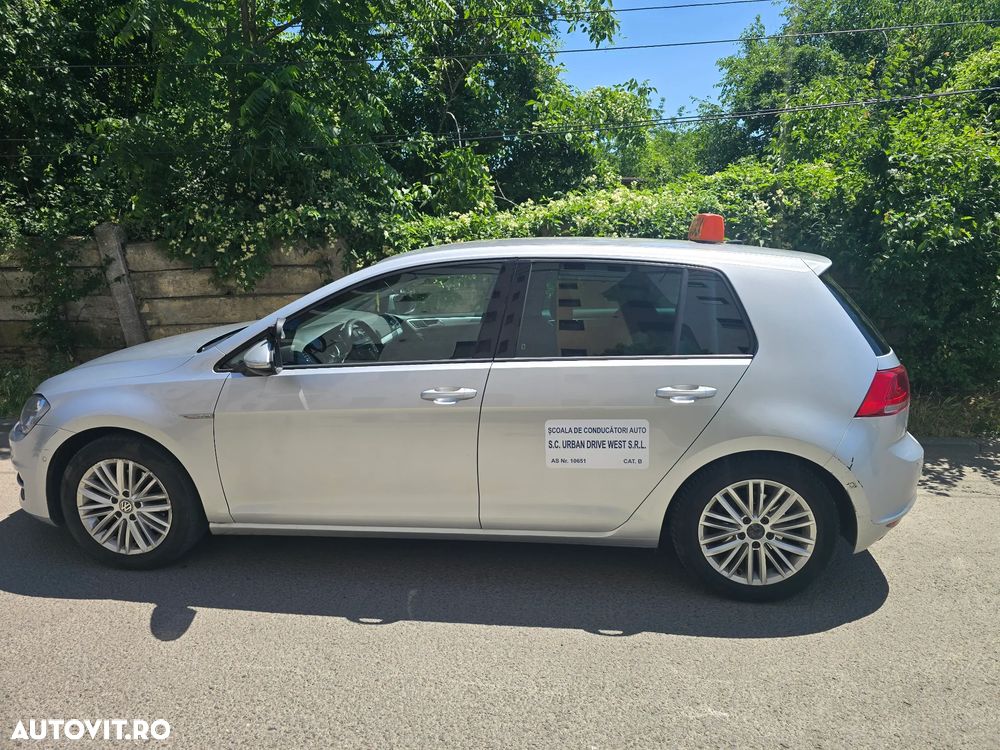 Volkswagen Golf - 1