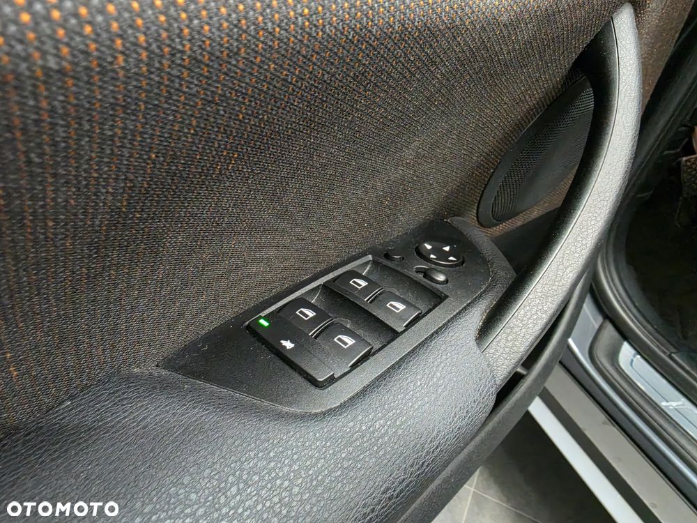 BMW X1 sDrive18d xLine - 26
