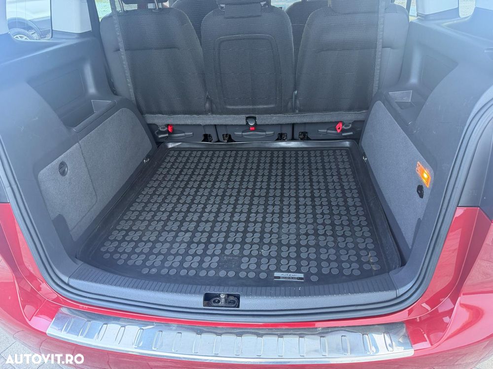 Volkswagen Touran - 5