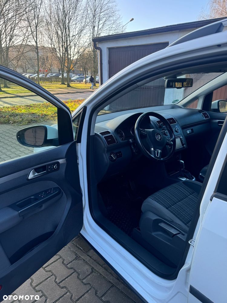 Volkswagen Touran - 10