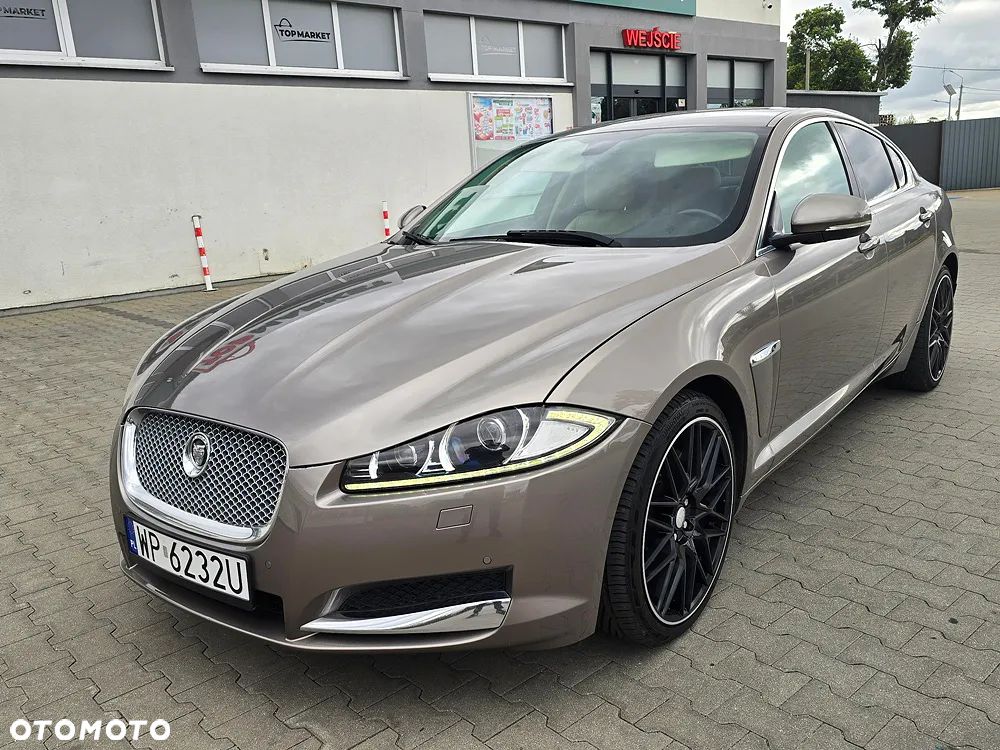 Jaguar XF 2.2 D Premium Luxury - 3