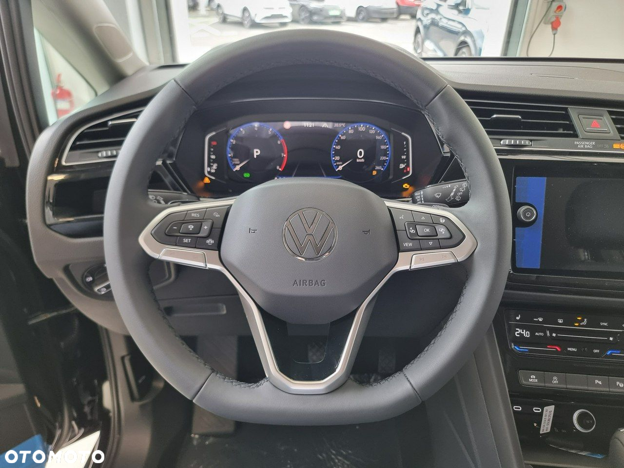 Volkswagen Touran - 16