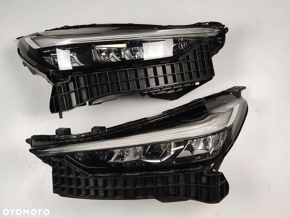 HONDA HR-V od 2021r Lampa Przód Prawa i Lewa Full Led - 1