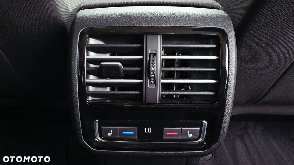 Volkswagen Passat 2.0 TDI SCR DSG Comfortline - 18
