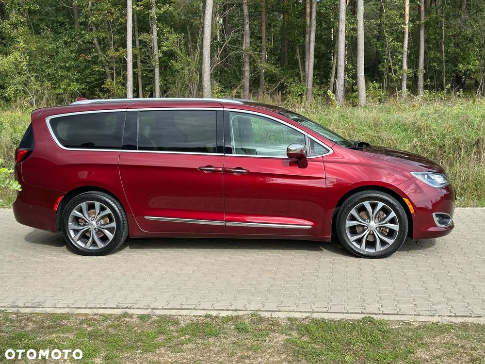 Chrysler Pacifica - 1