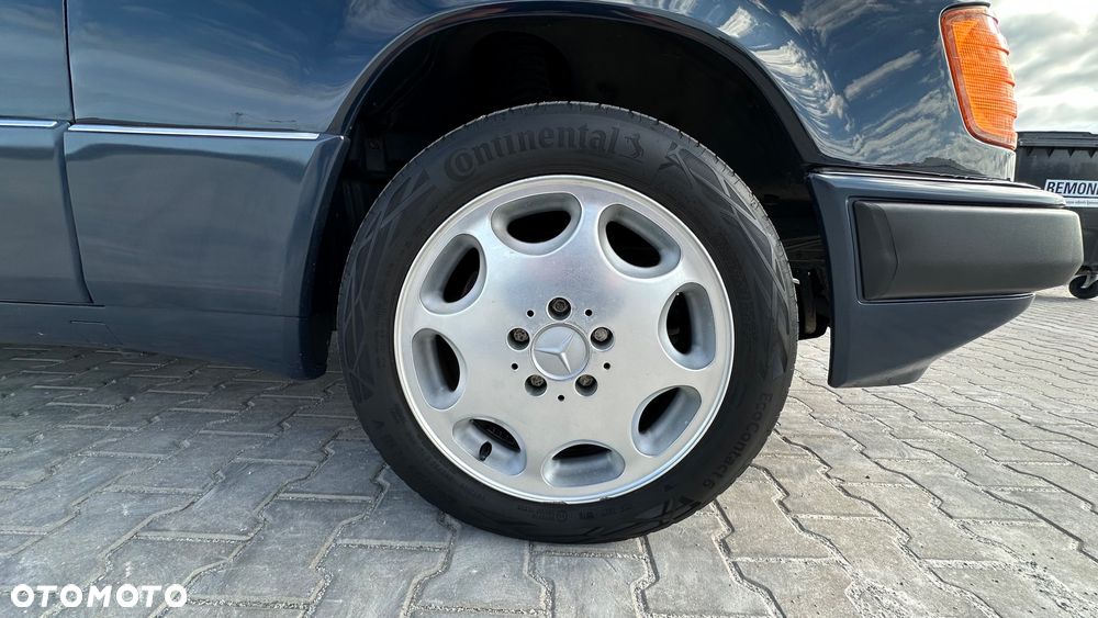 Mercedes-Benz W124 (1984-1993) - 22