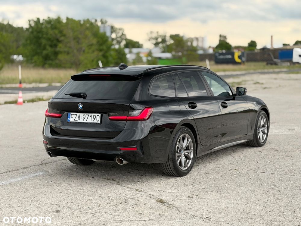 BMW Seria 3 330i Sport Line - 18