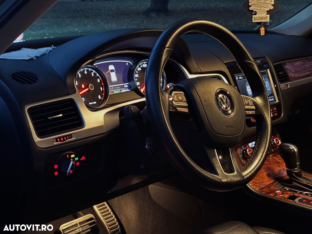 Volkswagen Touareg 3.0 Hybrid 4Motion Automatik - 13