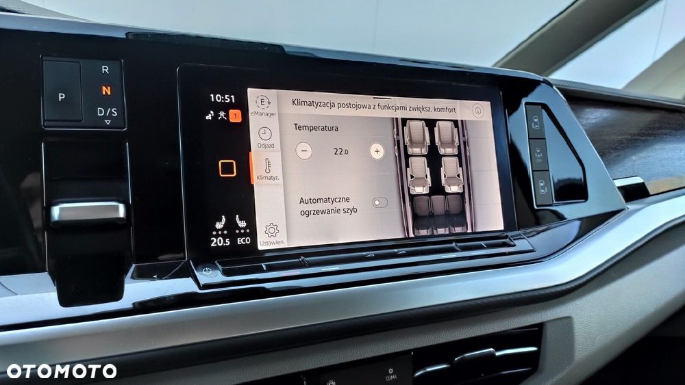 Volkswagen Multivan - 30