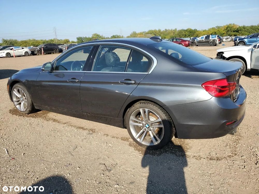 BMW Seria 3 330i GPF xDrive Sport Line - 3