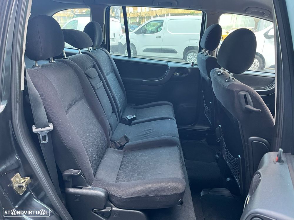 Opel Zafira - 11