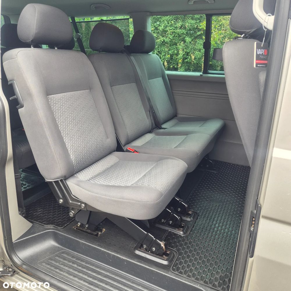 Volkswagen Caravelle - 7