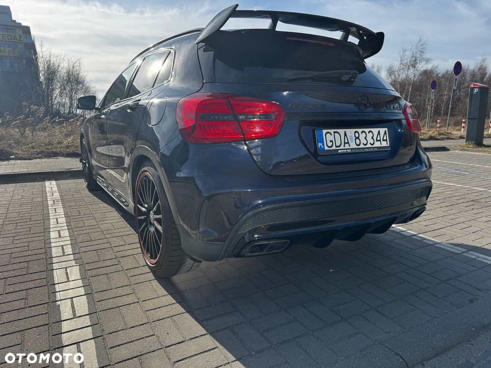 Mercedes-Benz GLA - 4