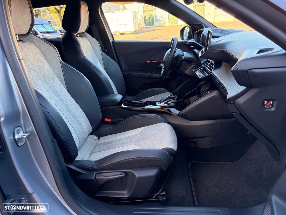 Peugeot e-2008 50 kWh GT Pack - 7